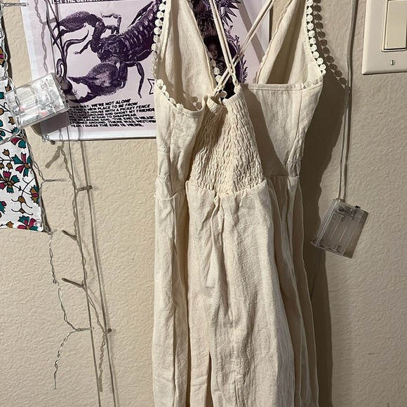 Cream Sleeveless Dress - Picture 4 of 4